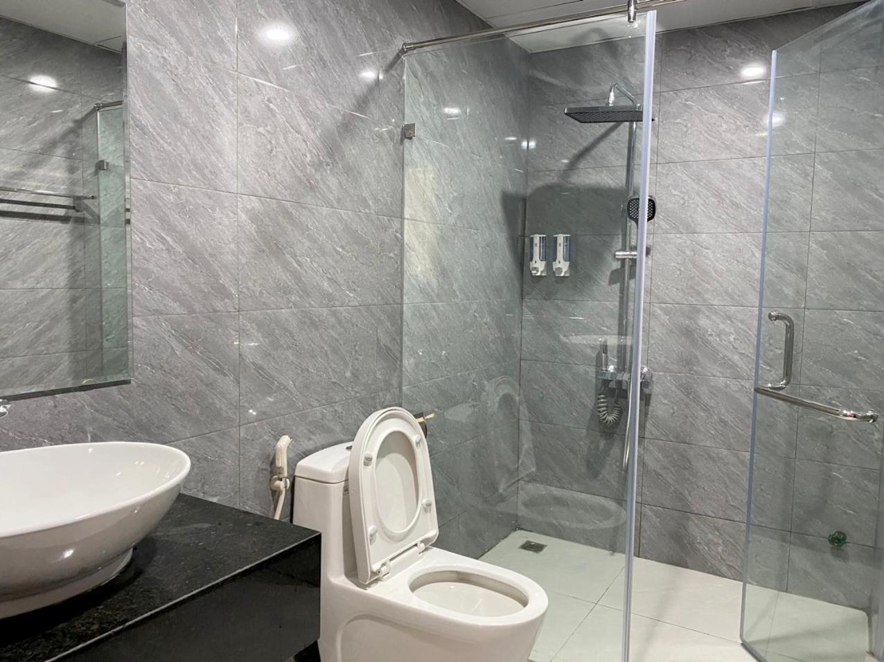 NguyẽN QuyèN Hotel 하노이 외부 사진