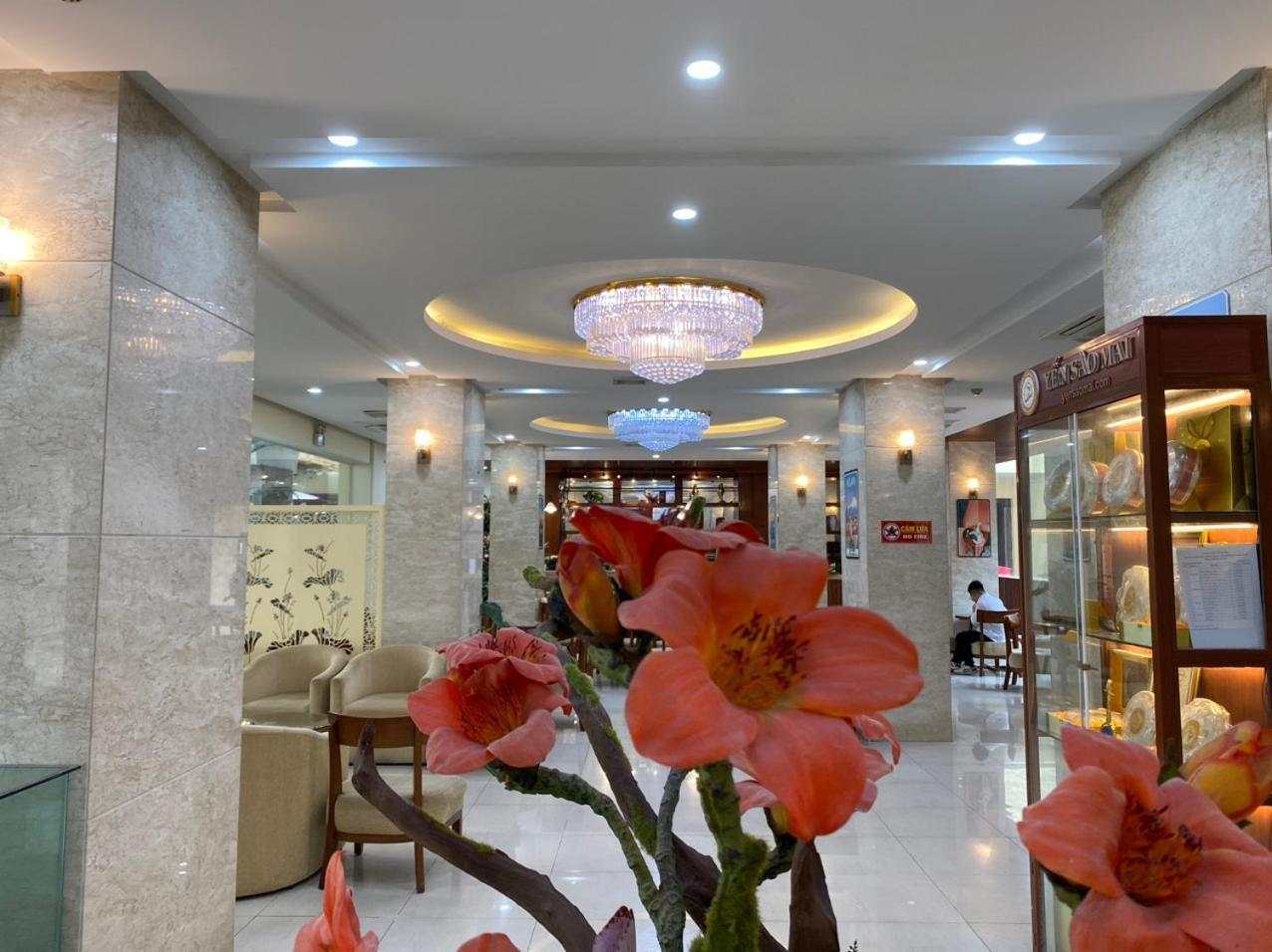NguyẽN QuyèN Hotel 하노이 외부 사진