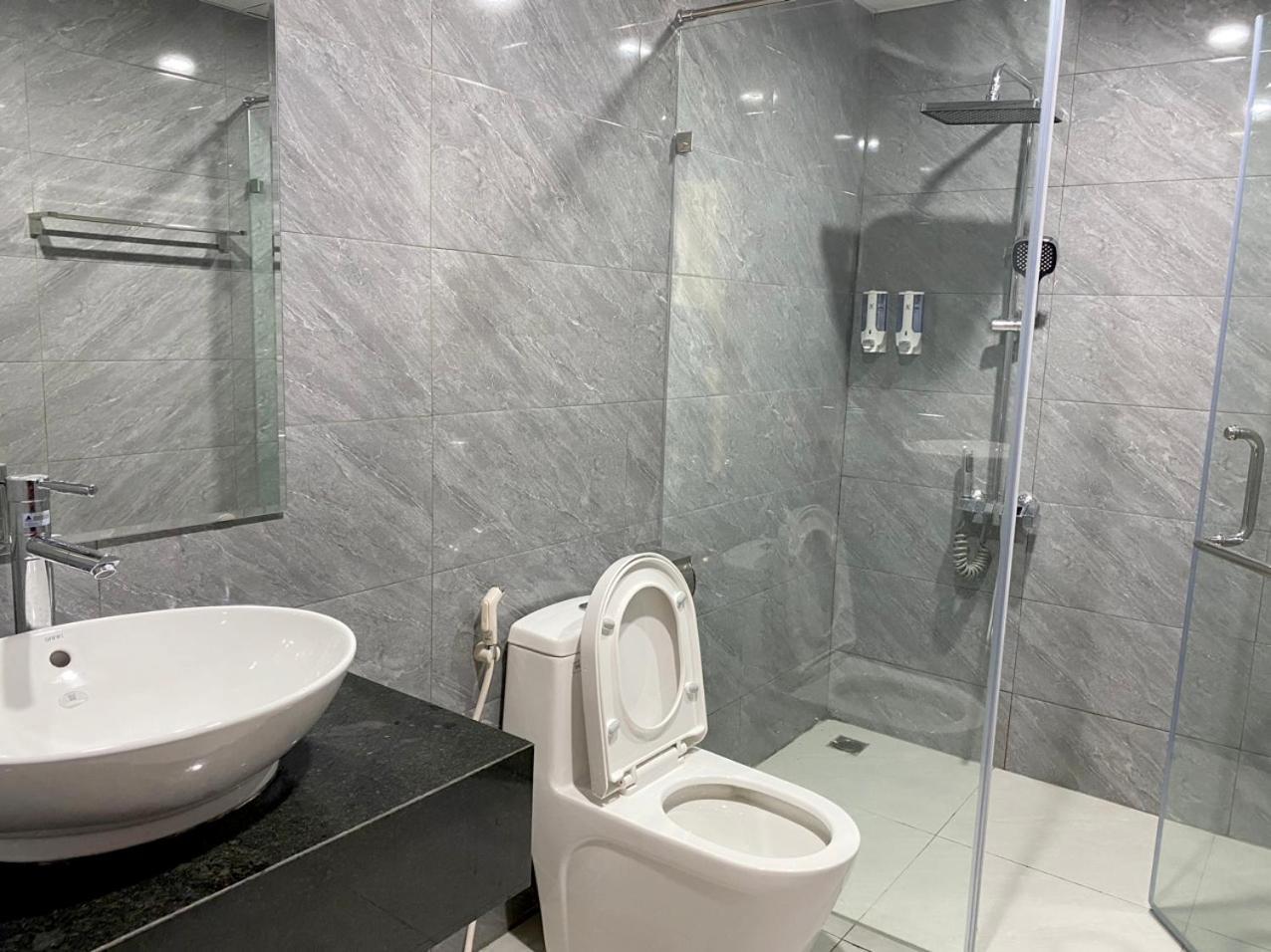 NguyẽN QuyèN Hotel 하노이 외부 사진