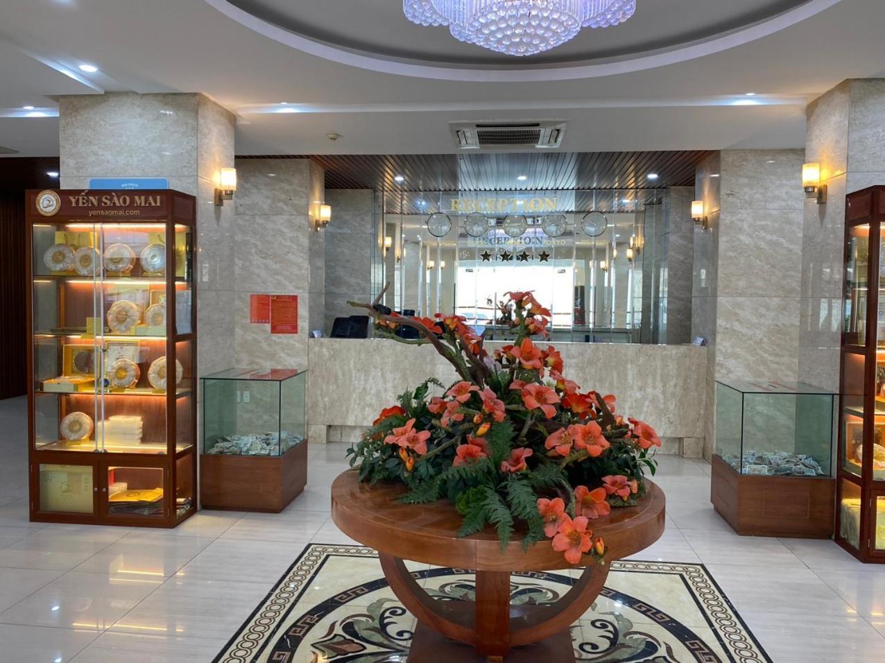 NguyẽN QuyèN Hotel 하노이 외부 사진