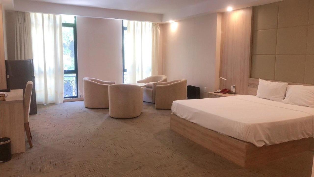NguyẽN QuyèN Hotel 하노이 외부 사진