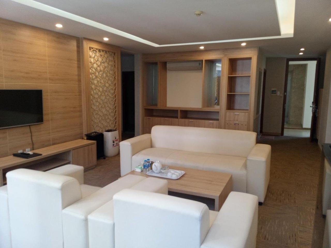 NguyẽN QuyèN Hotel 하노이 외부 사진